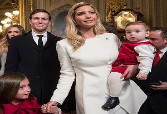 Cucu Presiden Donald Trump Belajar Merangkak Di White House